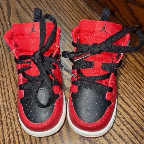 Black and red Air Jordan’s 7C - Picture 3 of 7